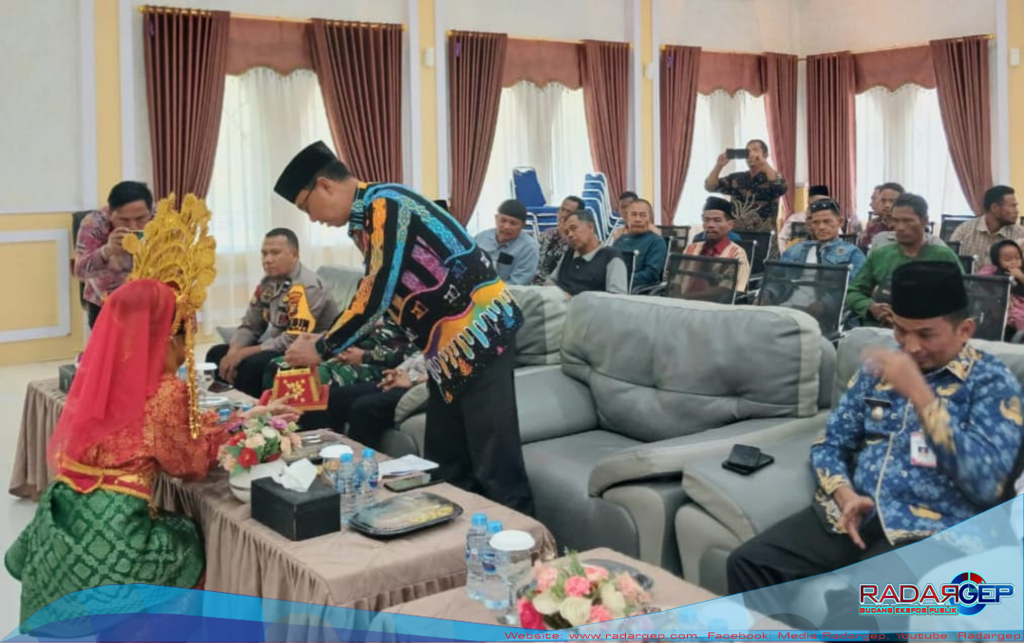 Ahmad Bin Majid Jadi Bathin Panaso Sakai, Bupati Bengkalis: Pelestarian Adat Harus Dijaga Agar Tidak Terkikis Perkembangan Zaman